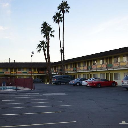 אינדיאו Tropics Motor Hotel מראה חיצוני תמונה