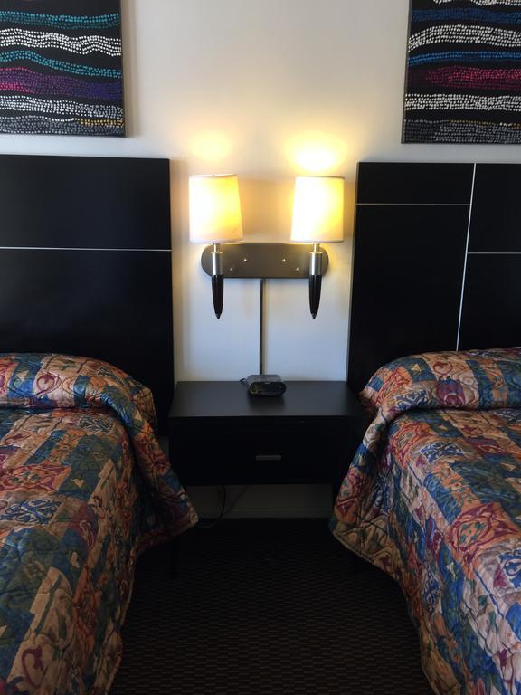 אינדיאו Tropics Motor Hotel מראה חיצוני תמונה