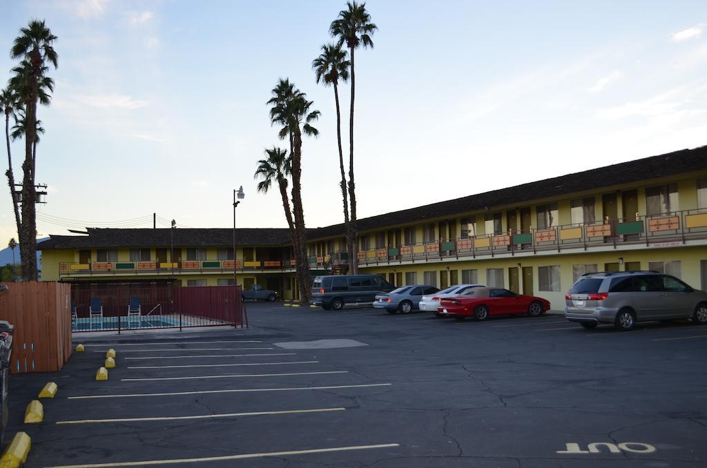 אינדיאו Tropics Motor Hotel מראה חיצוני תמונה